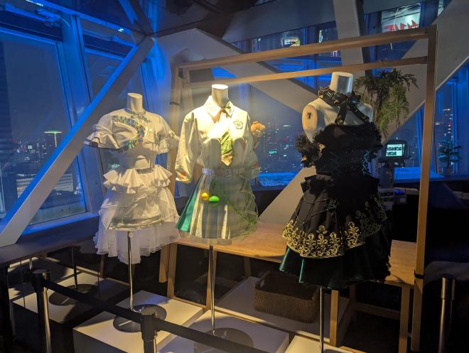 館内に展示されたシャニマスのライブ衣装